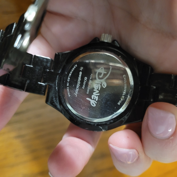 Elegant Black Disney Maleficent Watch with Silver Accents - Picture 2 of 3